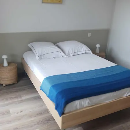 Comfortable House Near Downtown Nyaraló